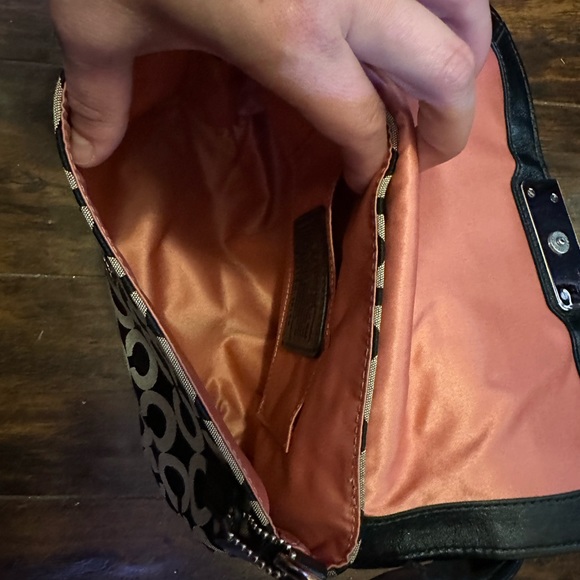 Quality Coach Purse - Picture 4 of 4